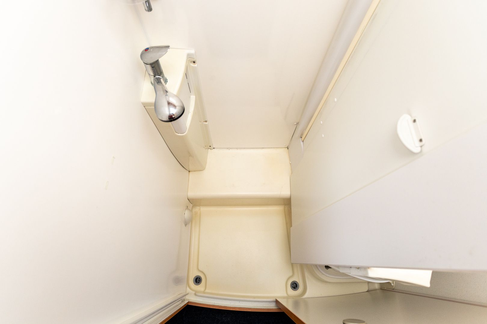 Hymer Van 572 2.2 TDCi 130hv ** TRUMA (KAASU/SÄHKÖ), ERILLISVUOTEET, REK 5 HLÖLLE **, kuva 17