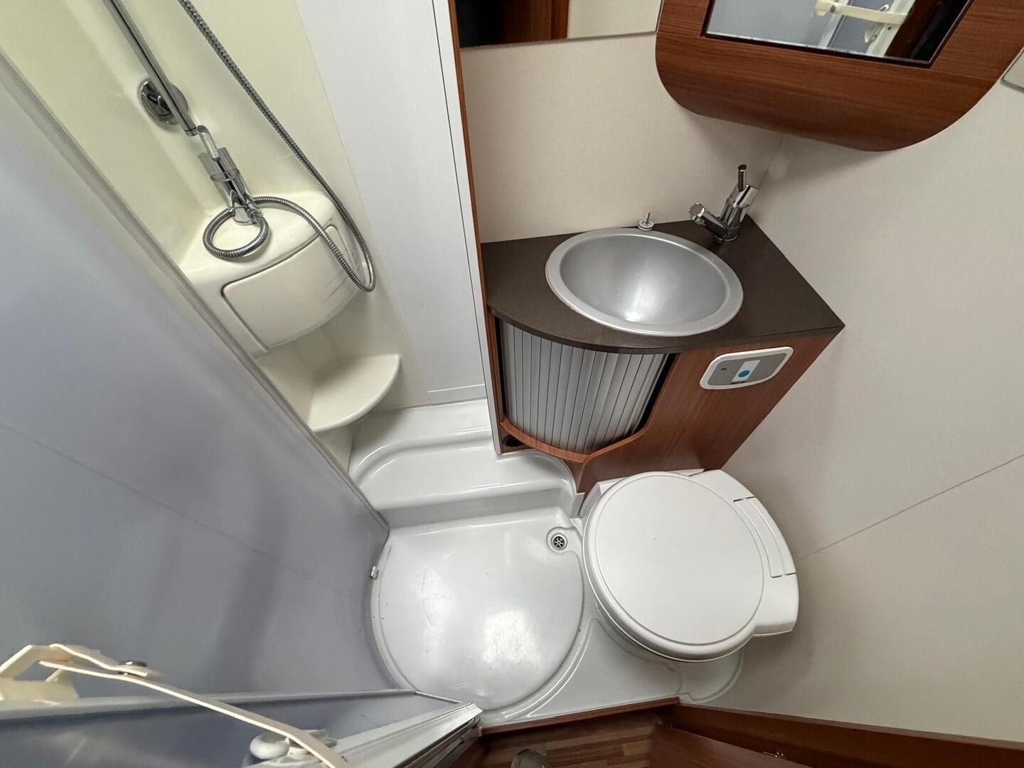 Adria Matrix 680 SP 2.3 mjet 130hv ** WEBASTO, AURINKOPANEELI, VIIDELLE REKISTERÖITY **, kuva 9