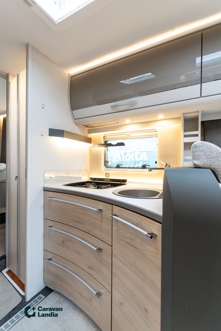 Dethleffs Esprit I 7050-2 DBM 2.2 Mjet 160hv ** 9-AUTOMAATTI, ALDE TALVIPAKETTI, SAAREKEVUODE, HUIPPUVARUSTEET **, kuva 12