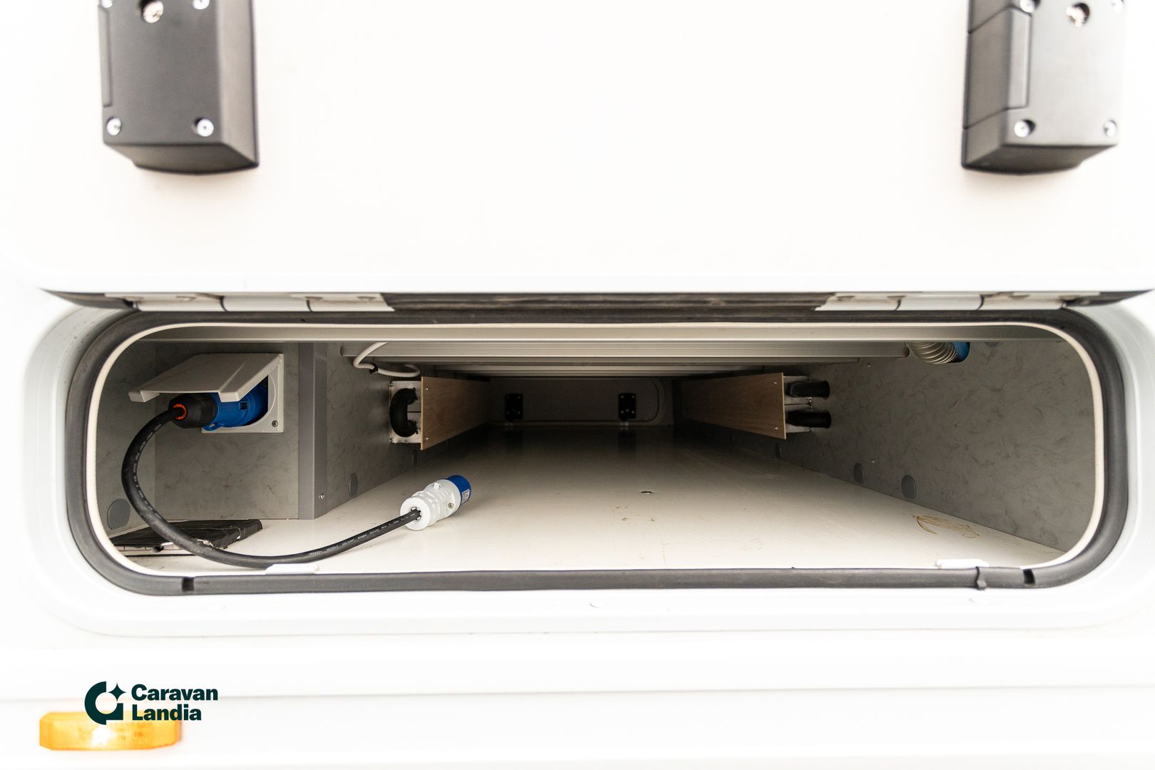 Dethleffs Esprit I 7050-2 DBM 2.2 Mjet 160hv ** 9-AUTOMAATTI, ALDE TALVIPAKETTI, SAAREKEVUODE, HUIPPUVARUSTEET **, kuva 37