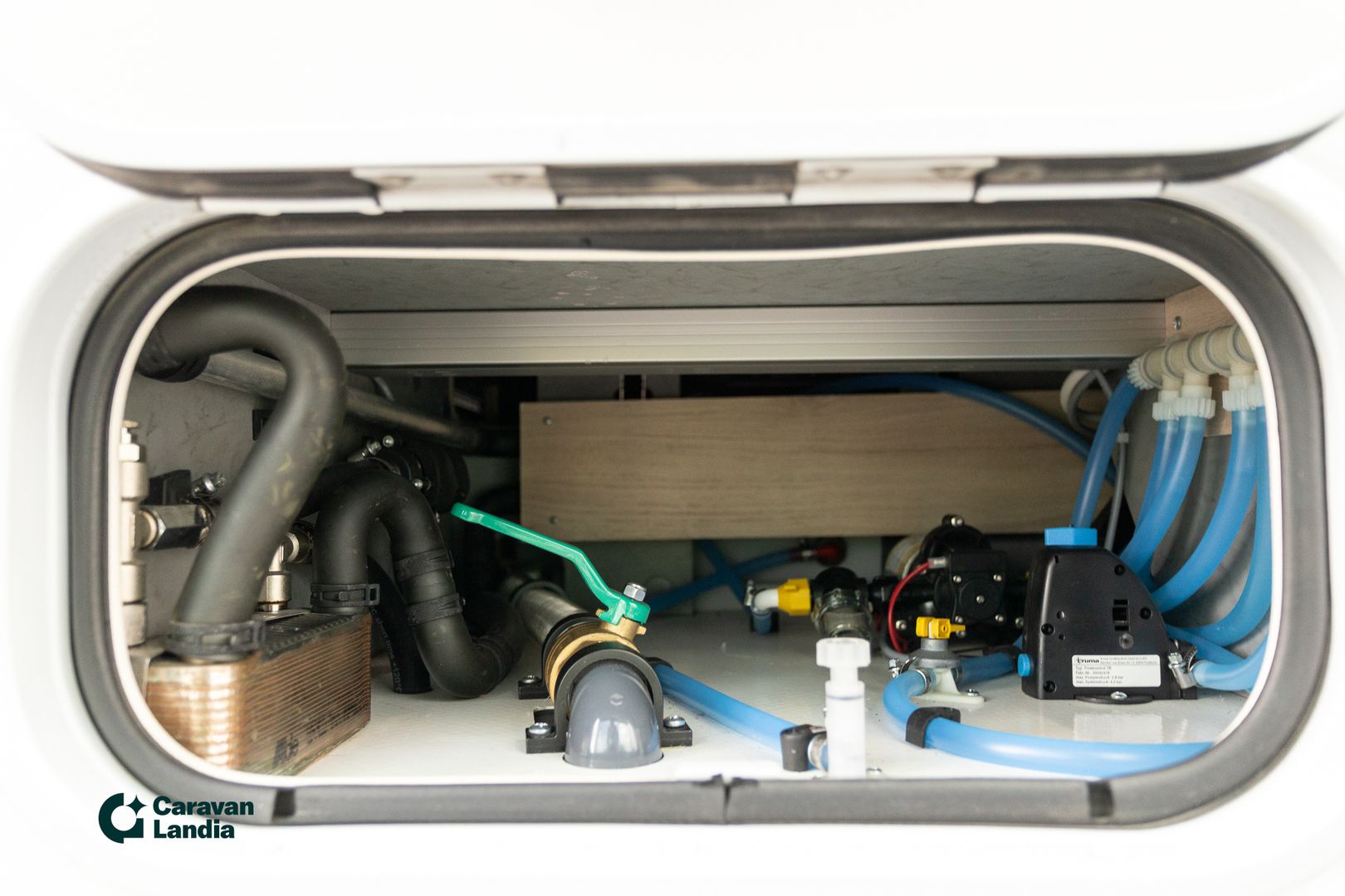 Dethleffs Esprit I 7050-2 DBM 2.2 Mjet 160hv ** 9-AUTOMAATTI, ALDE TALVIPAKETTI, SAAREKEVUODE, HUIPPUVARUSTEET **, kuva 45