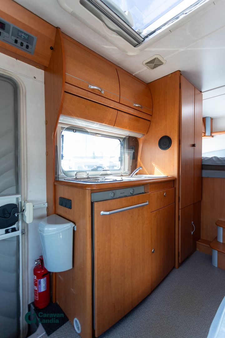 Lmc Liberty 6005 TI 313 CDI 130hv ** TRUMA, VETOKOUKKU, AURINKOPANEELI **, kuva 10