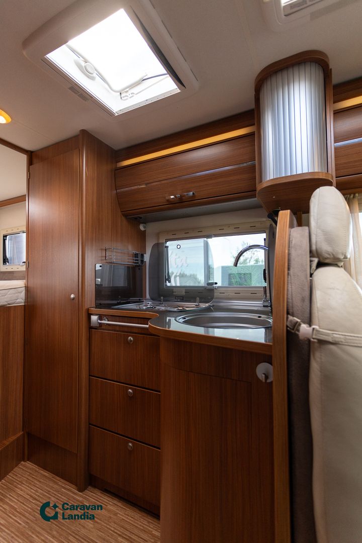 Adria Coral S 670SL Scandinavian edition 2.3 Mjet 130hv ** TRUMA TALVIPAKETTI, ERILLISVUOTEET, TODELLA SUOSITTU MALLI **, kuva 11
