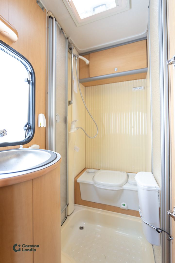 Dethleffs Advantage T 5841 2.3 JTD 110hv ** TRUMA, PITKITTÄINEN PARIVUODE, MARKIISI **, kuva 12