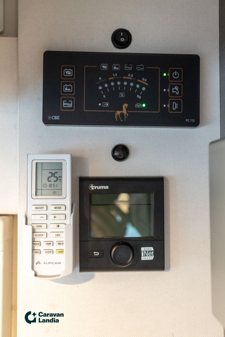 Etrusco T6900 SB 2.2 Mjet 140hv ** TRUMA (KAASU/SÄHKÖ), ERILLISVUOTEET, HUBBET LASKUVUODE, ILMASTOINTI **, kuva 34