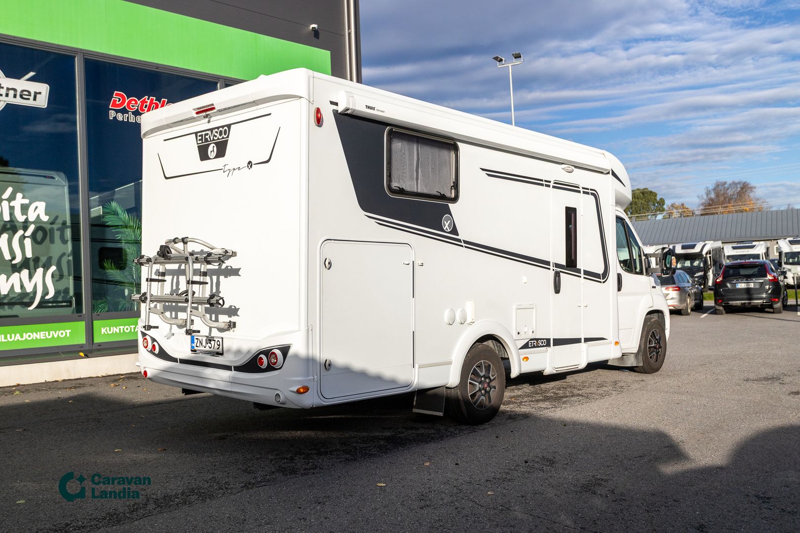 Etrusco T6900 SB 2.2 Mjet 140hv ** TRUMA (KAASU/SÄHKÖ), ERILLISVUOTEET, HUBBET LASKUVUODE, ILMASTOINTI **, kuva 3