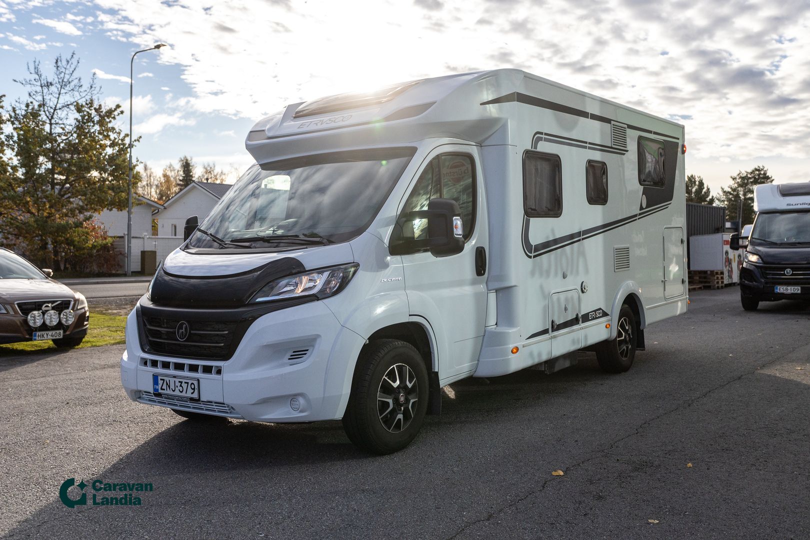 Etrusco T6900 SB 2.2 Mjet 140hv ** TRUMA (KAASU/SÄHKÖ), ERILLISVUOTEET, HUBBET LASKUVUODE, ILMASTOINTI **, kuva 5