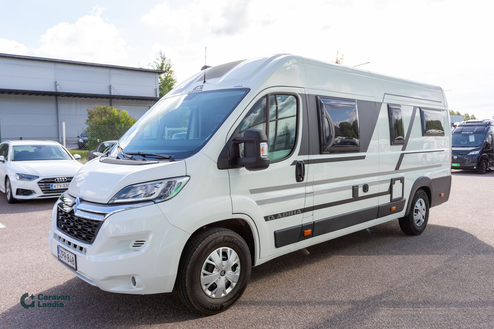 Adria Twin 640 SL 140hv **B-KORTTI, ERILLISVUOTEET, MARKIISI, P.KAMERA, PP-TELINE**, kuva 3