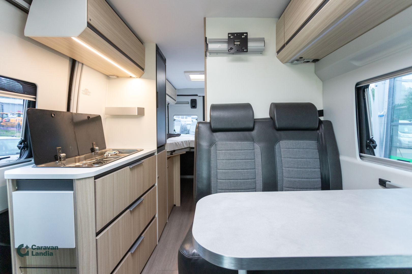 Adria Twin 640 SL 140hv **B-KORTTI, ERILLISVUOTEET, MARKIISI, P.KAMERA, PP-TELINE**, kuva 4