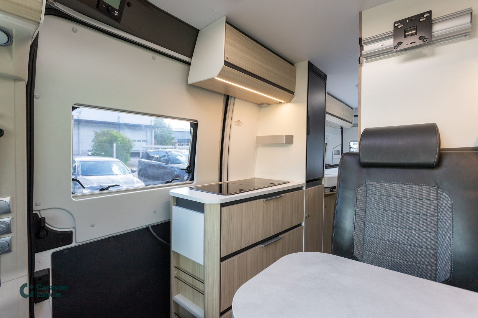 Adria Twin 640 SL 140hv **B-KORTTI, ERILLISVUOTEET, MARKIISI, P.KAMERA, PP-TELINE**, kuva 7