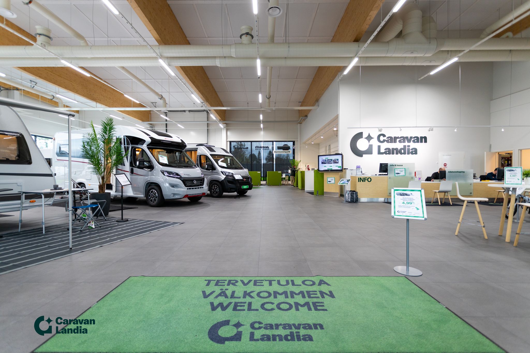 Caravanlandian Kokkolan toimipiste sisältä.