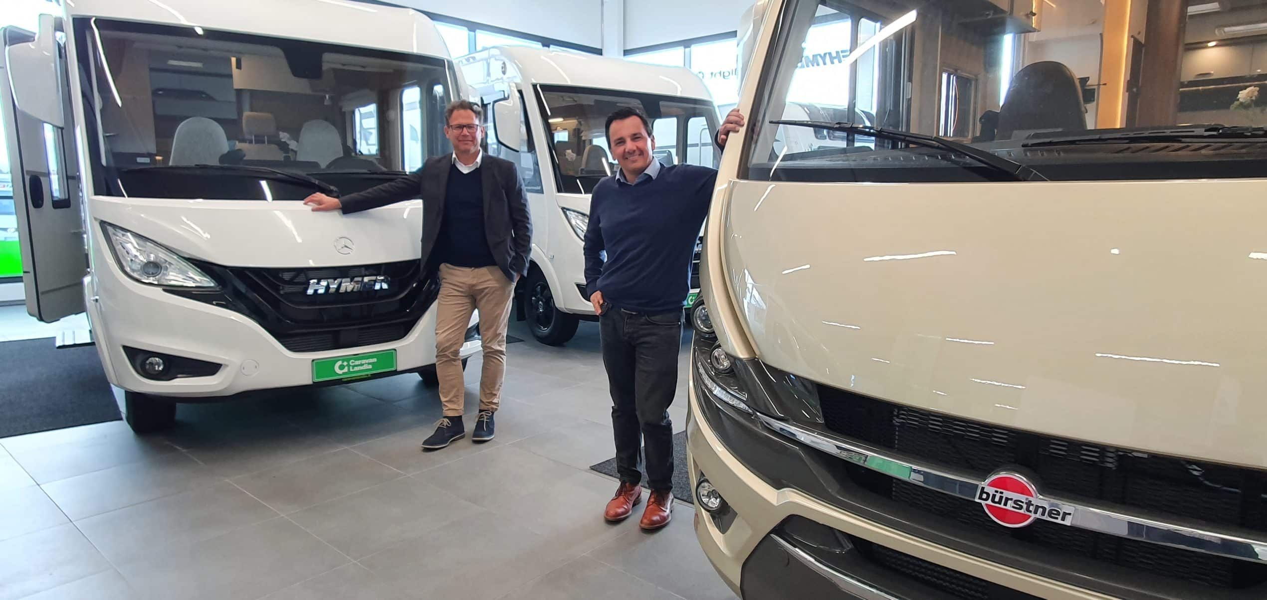 Erwin Hymer Groupin johtoa vierailemassa Caravanlandialla.
